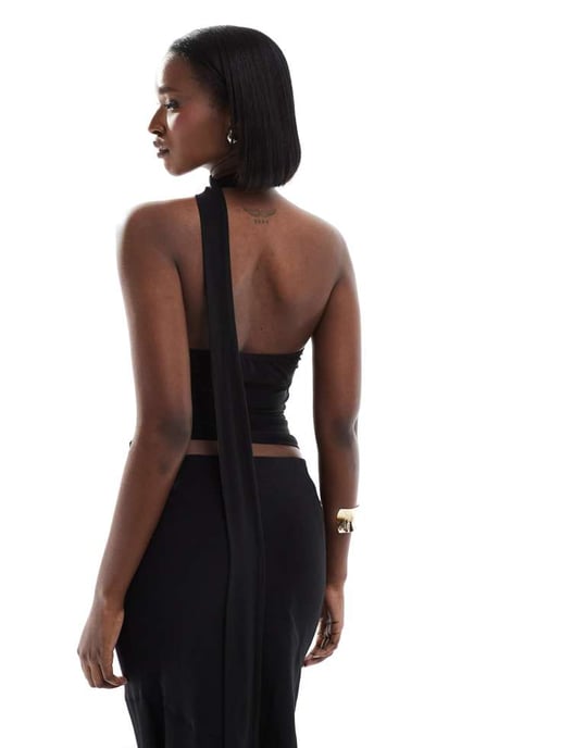 ASOS DESIGN slinky halsduk halterneck topp i svart - Image 2