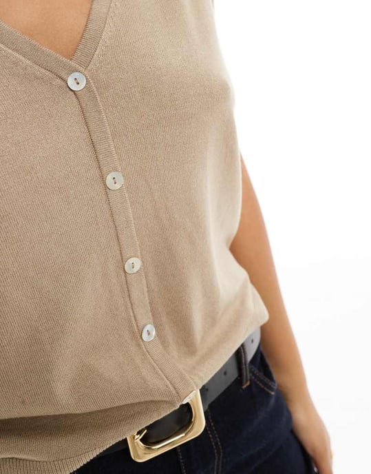 JDY vändbar ärmlös stickad topp i beige - Image 3