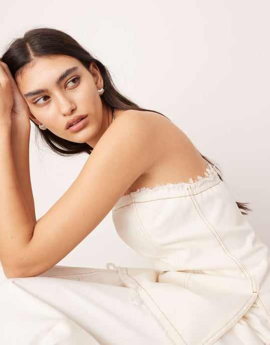 ASOS EDITION denim sömnadsdetalj bandeau topp co-ord med rå kant i ecru - Image 4