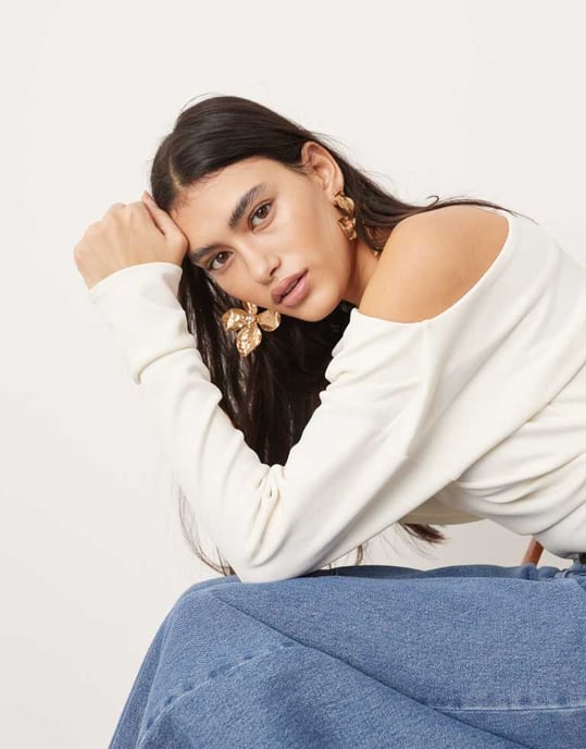 ASOS EDITION avskuren draperad topp i vit - Image 3