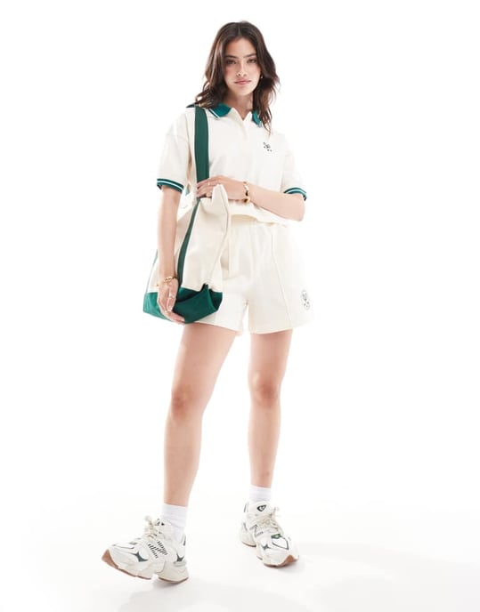 Miss Selfridge kortärmad croppad tennis polo topp i krämfärg - Image 4