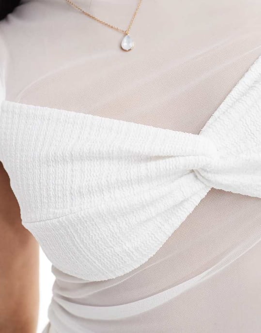 ASOS DESIGN twistad bustier topp utan axelband i vitt - Image 2
