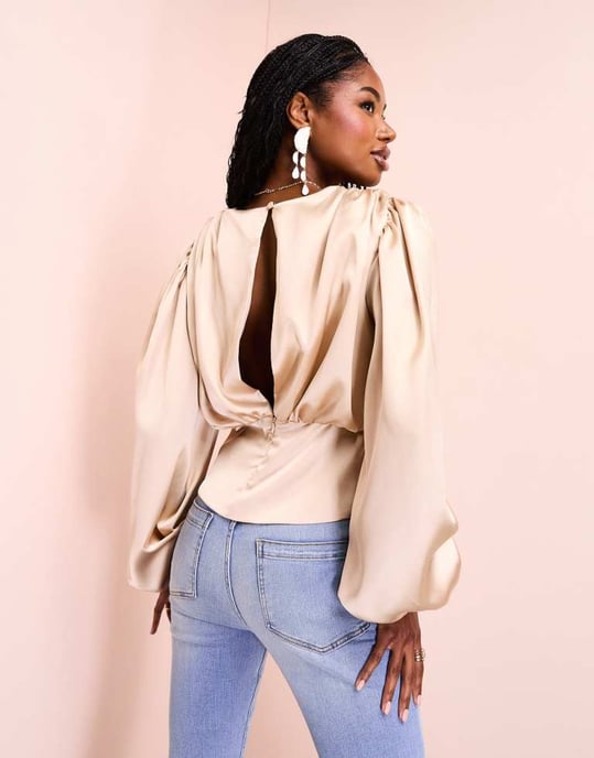 ASOS LUXE satin draperad twist front topp i ostron - Image 2