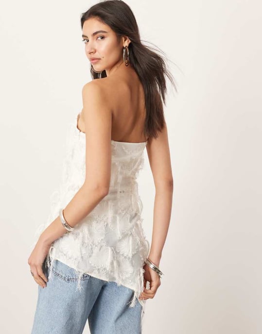 ASOS EDITION jacquard blommig bandeau långtop i krämfärg - Image 2