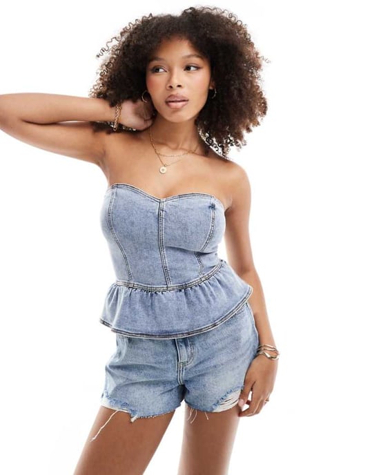 Miss Selfridge denim peplum bandeau topp i blek tvätt - Image 1