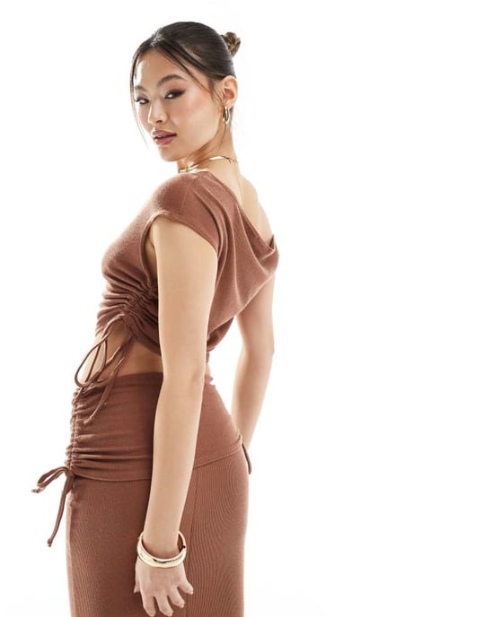 Missyempire off shoulder topp koord i mocha - Image 3
