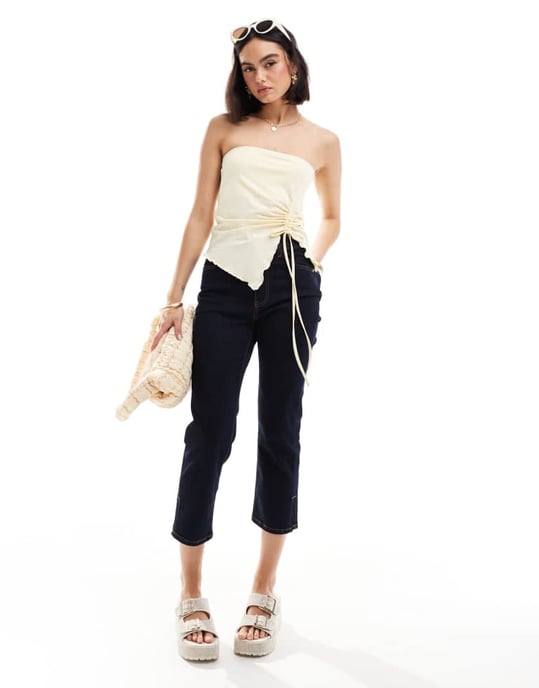ASOS DESIGN veckad bandeau-topp i mjuk gul - Image 4