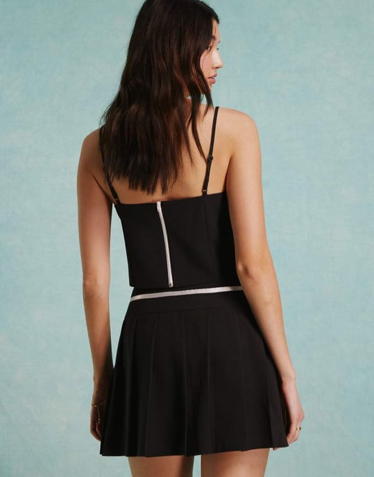 Miss Selfridge figurnära korsettopp med rosett i svart - Image 4