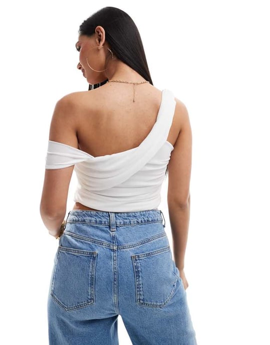 ASOS DESIGN mesh draperad ärmlös topp i vitt - Image 2