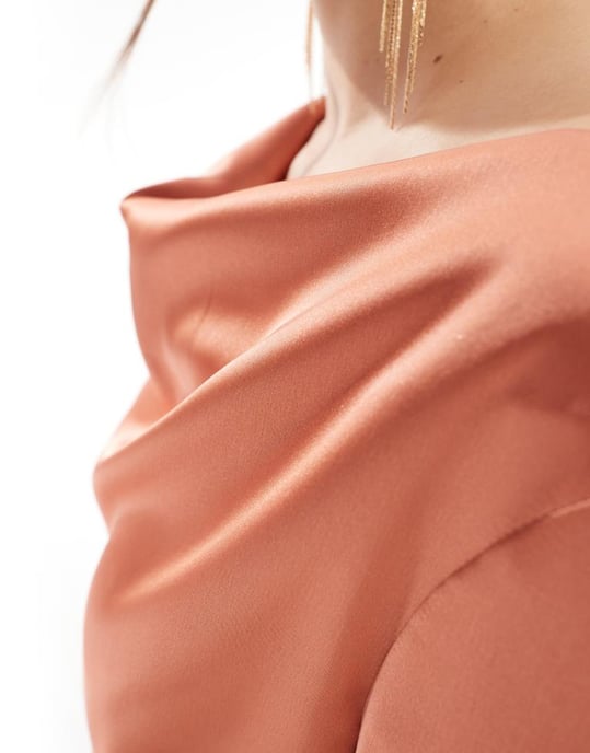 ASOS DESIGN långärmad tröja med ventskärning bak i brunt - Image 3