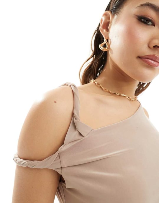 ASOS DESIGN draperad topp med vridna remmar i svamp - Image 3