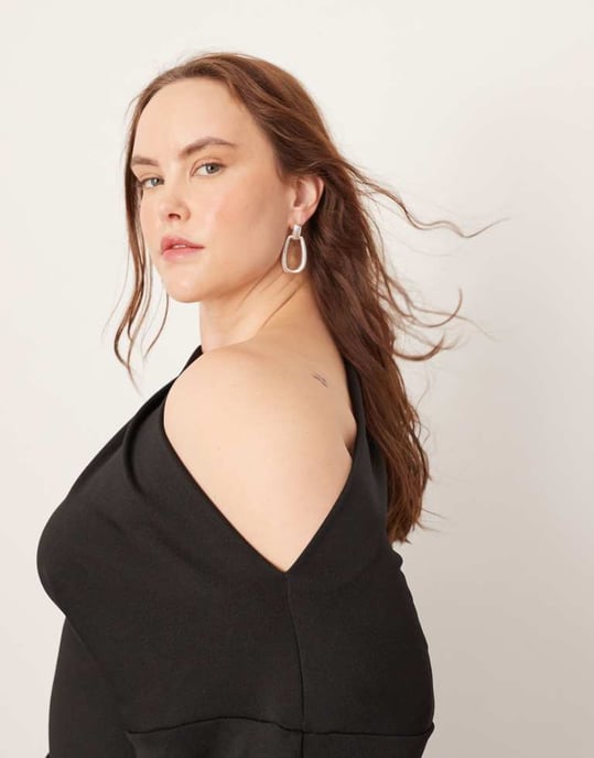 ASOS EDITION Curve jerseytopp med off shoulder och rynkade ärmar i svart - Image 3