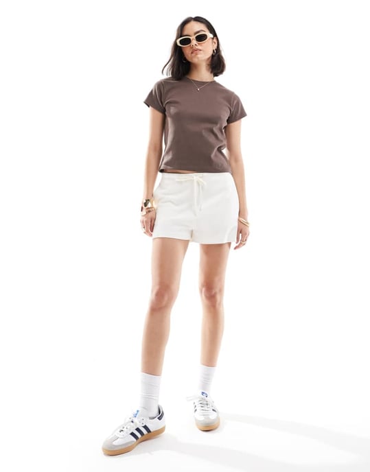 Cotton On fitted 90s baby tee brown - Image 4