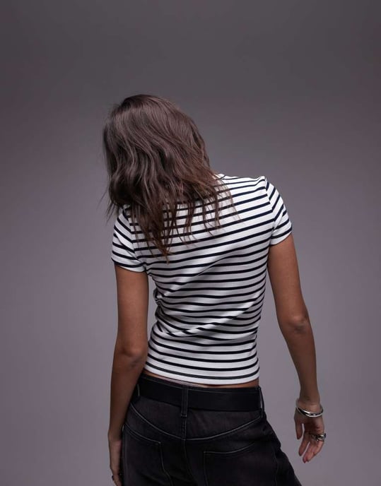 Tommy Jeans badge rib t-shirt in stripe - Image 4