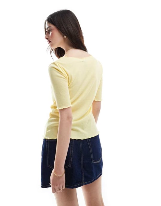 Pieces lettuce edge button front short sleeve top in banana yellow - Image 4