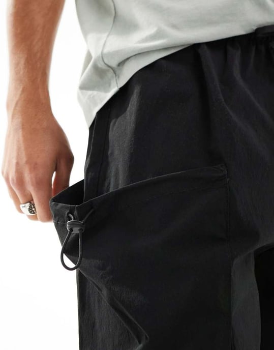 ADPT tekniska cargoshorts i svart - Image 3