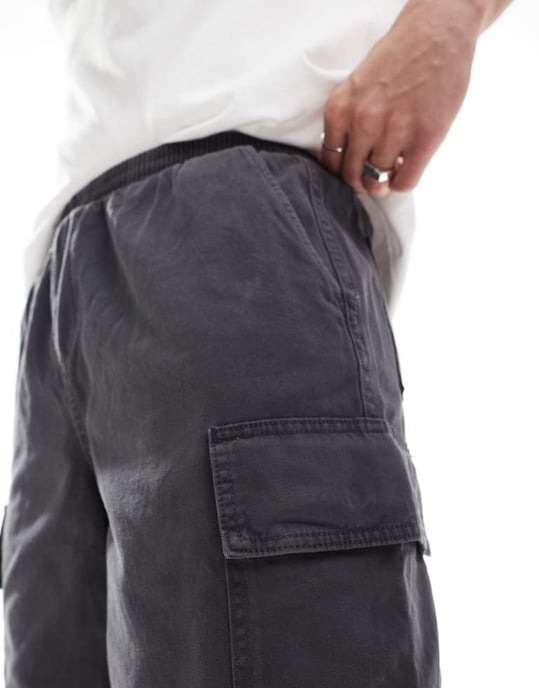 ASOS DESIGN cargoshorts i svart - Image 4