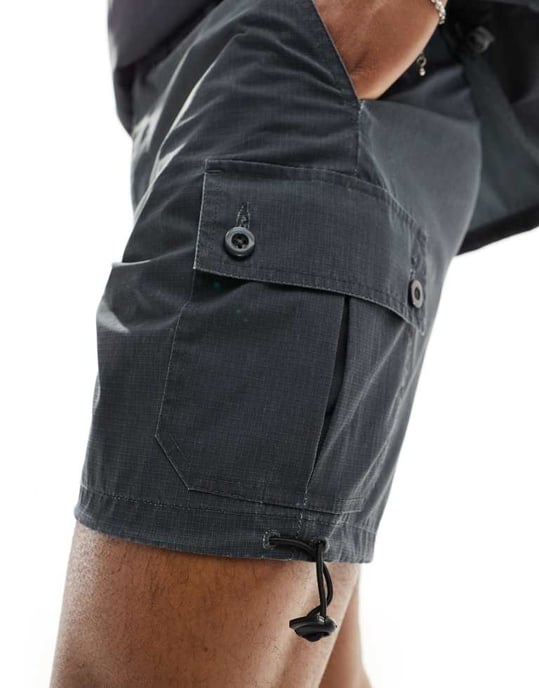 ASOS DESIGN Koord slim ripstop cargo shorts i tvättad svart - Image 2