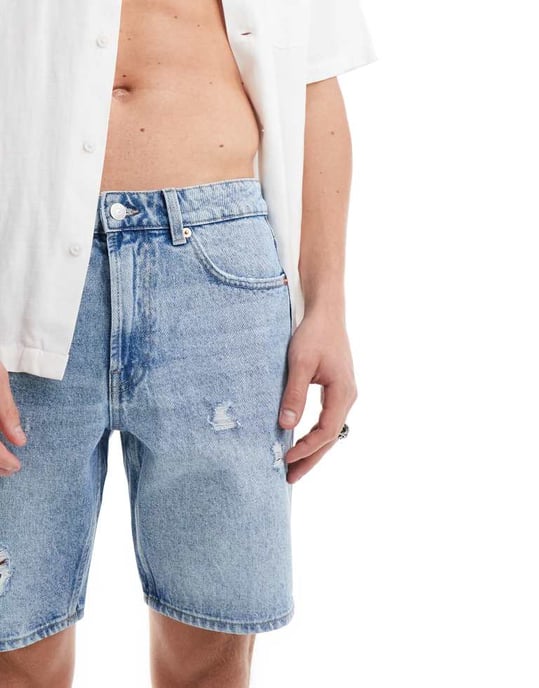 ONLY & SONS lös passform denimshorts med slitningar i ljus tvättad blå - Image 4