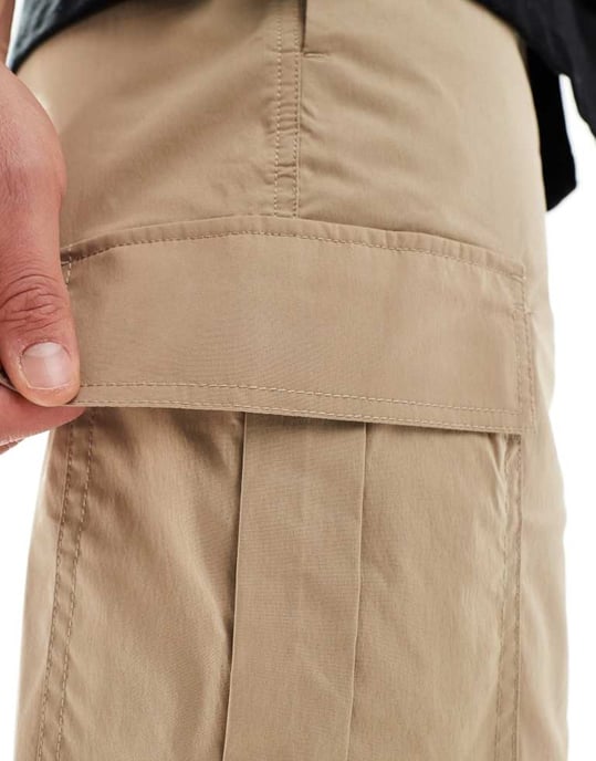 Selected Homme lösa teknik cargo shorts i beige - Image 2