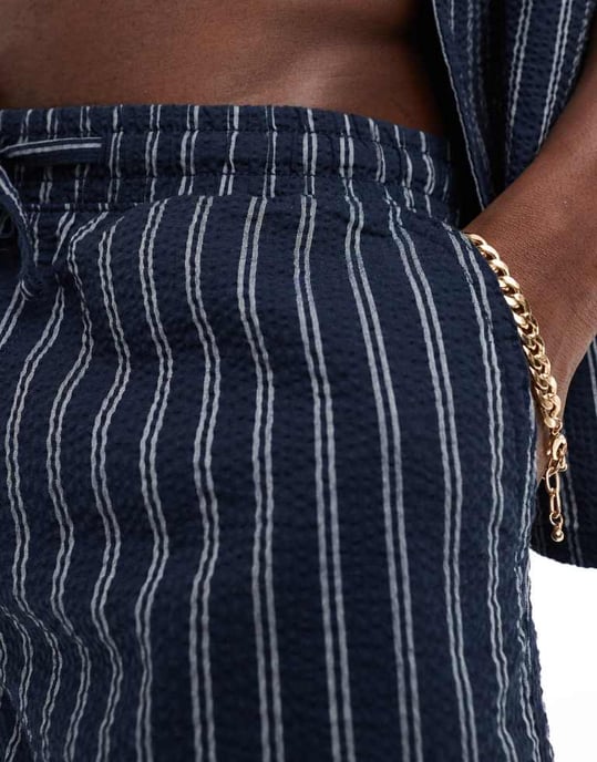Jack & Jones koordinerad seersucker shorts i marinrandig - Image 4