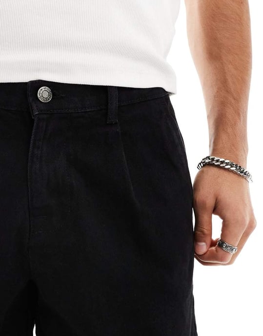 ASOS DESIGN plisserade midilånga denimshorts i svart - Image 3