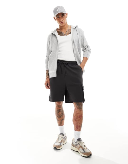 ASOS DESIGN slim fit utility shorts i svart - Image 3