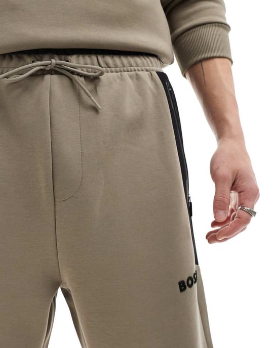 BOSS Green Headlo logoshorts i beige - Image 3