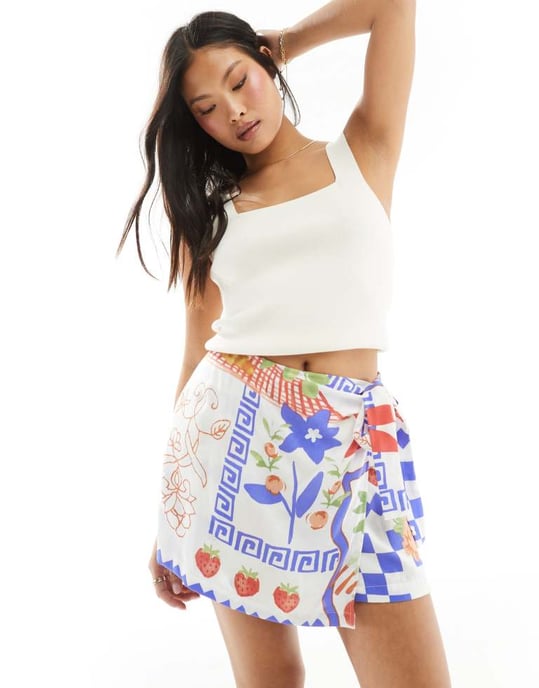 ASOS DESIGN Petite wrapdetalj skort i mosaikfruktsprint - Image 3