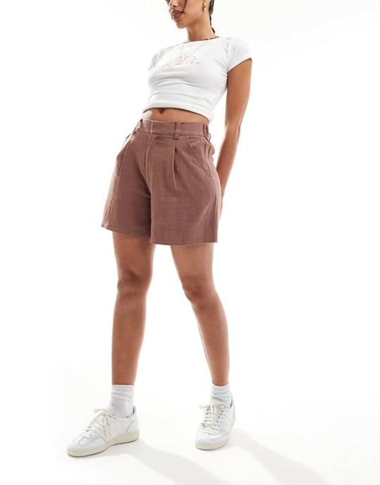 ASOS DESIGN avslappnad pappa short i linne i brunt - Image 3