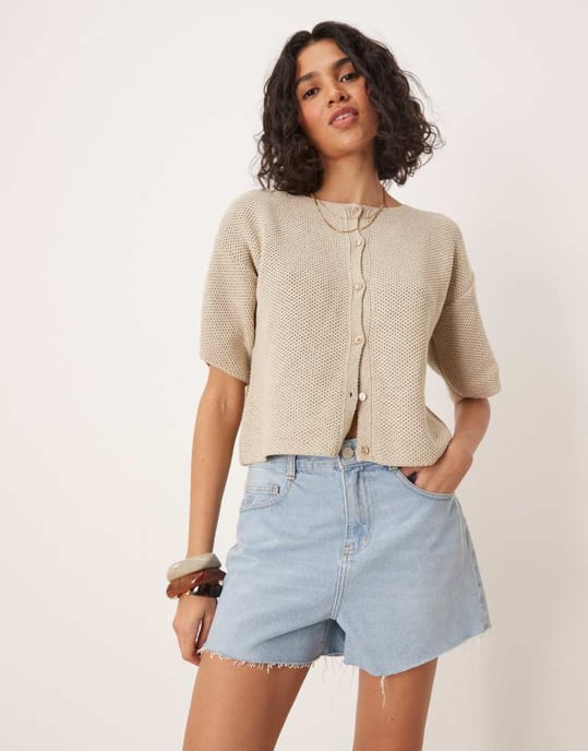 Nobody's Child Clapham a-line denim shorts in light wash - Image 2