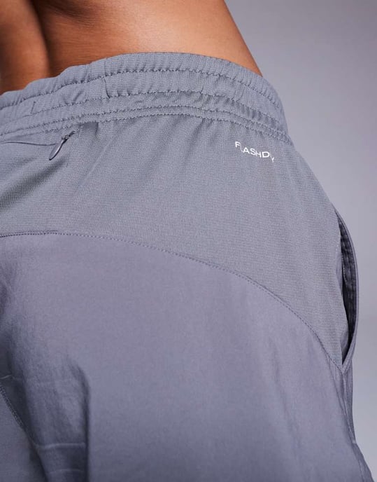 The North Face Flex Woven 3-inch Short in dark gray - Image 3