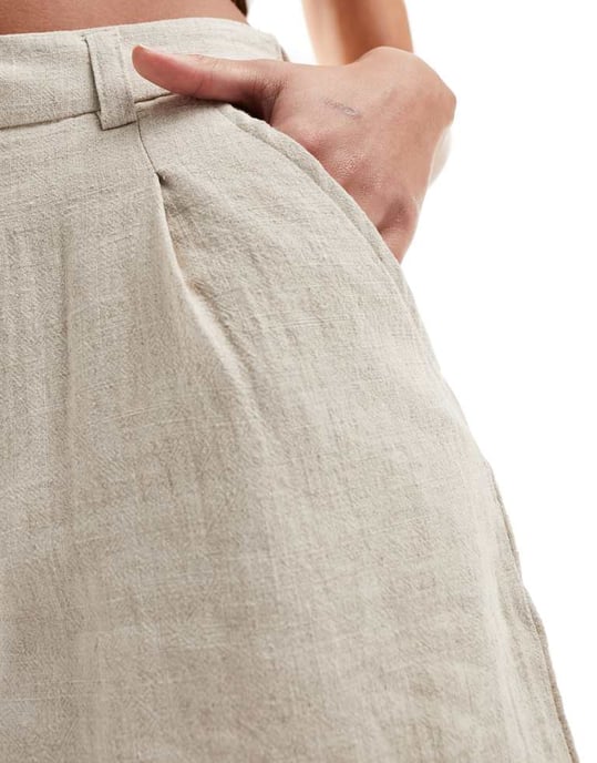 ASOS DESIGN dad short with linen in natural - Image 3