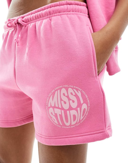 Missyempire logo sweatshorts-set i rosa - Image 3