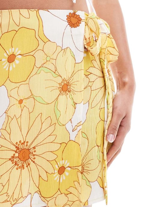 ASOS DESIGN kjol med knytning i midjan i gul blommig mönster - Image 3