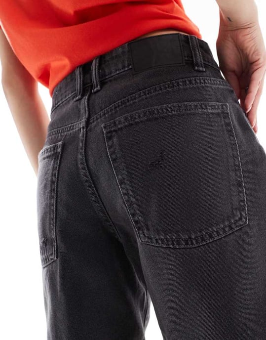 Cotton On relaxed denim short in vintage black worn - Image 3