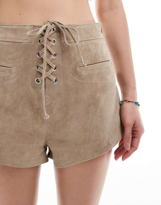Återvunnet vintage begränsad upplaga festival western hotpants i mocka - Image 4