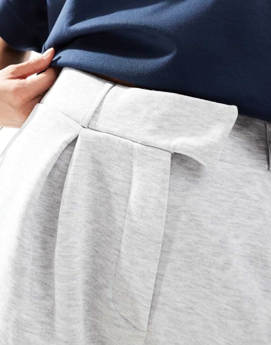 ASOS DESIGN skräddarsydda mini jersey-shorts i gråmelerad - Image 3