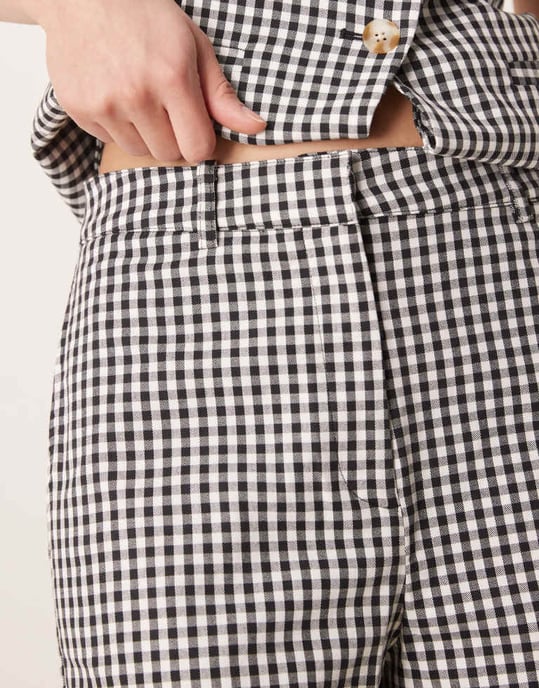 Nobody's Child Harper tailored shorts co-ord in mono gingham - Image 2