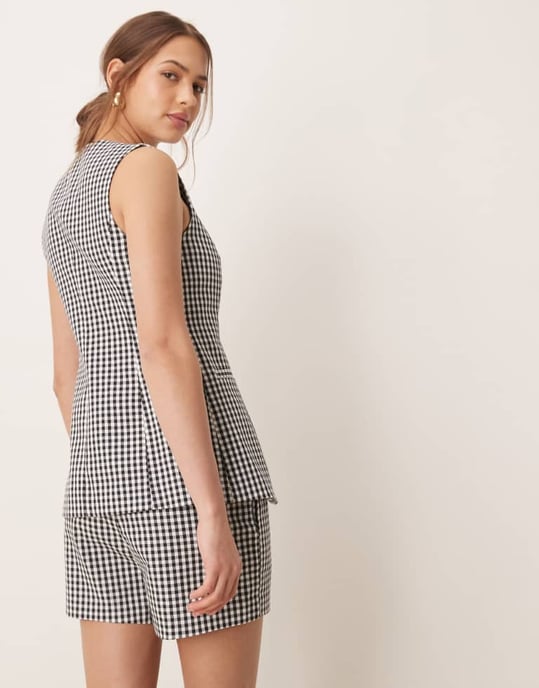 Nobody's Child Harper tailored shorts co-ord in mono gingham - Image 3