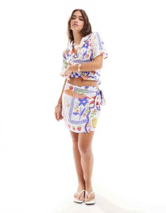 ASOS DESIGN skort med omslag och mosaik-frukttryck - Image 1