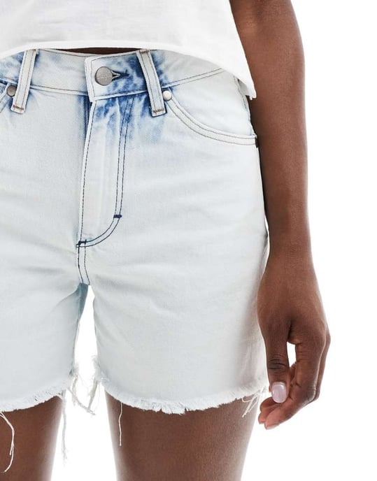 Wrangler cowboy denim shorts in light wash bleach blue - Image 3