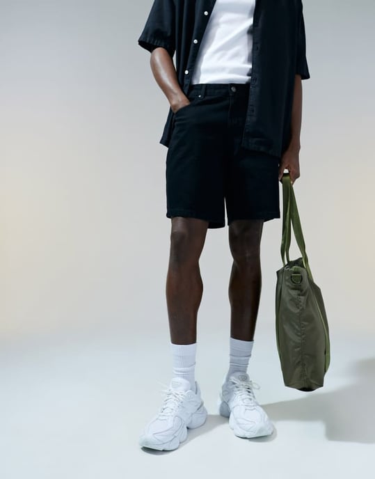 ASOS DESIGN slim regular längd denimshorts i svart - Image 2