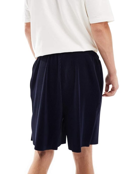 ASOS DESIGN oversized plisserade shorts i marinblått - Image 4