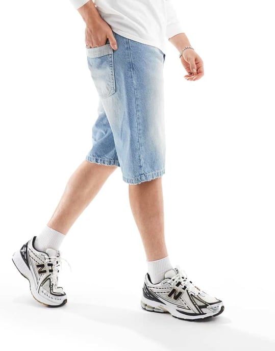 Återvunnen vintage denimshorts i bleknad tvätt - Image 3