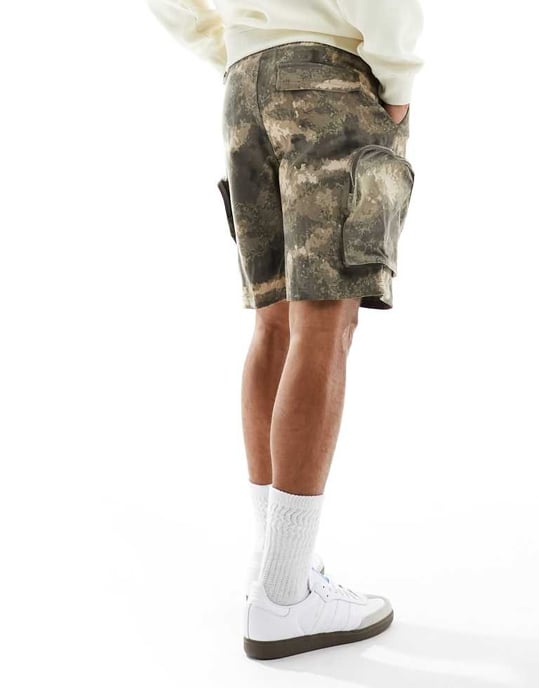 Couture Club kamouflagemönstrade cargo shorts i flerfärgad - Image 2
