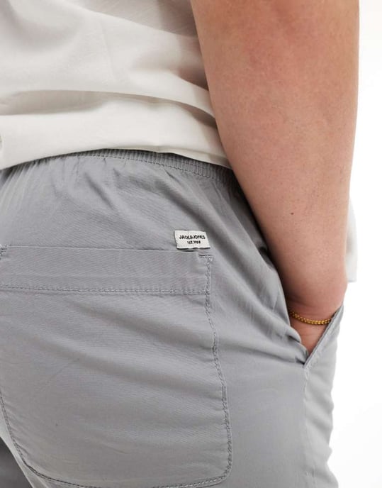 Jack & Jones chinoshorts med dragsko i midjan i grått - Image 4