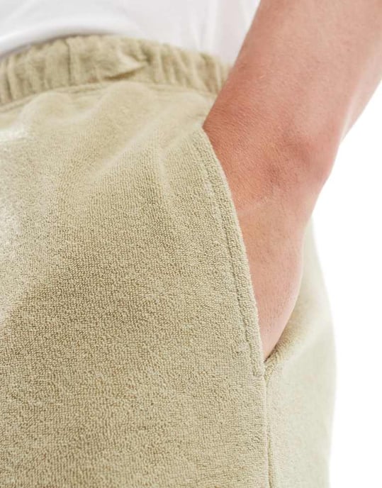 ASOS DESIGN slim handduksshorts i beige - Image 3