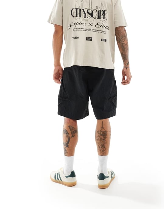 Weekday Frode avslappnade cargoshorts i svart - Image 2