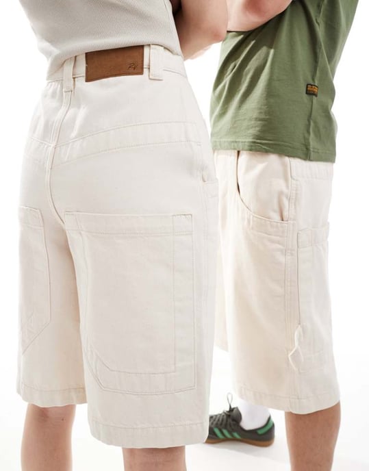 Återvunnen vintage unisex längre denim snickarshorts i ecru - Image 4